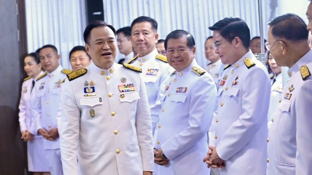 全球人物|华裔飞行员“引航”，阿努廷能否带领泰国平稳着陆（2025/10/01）